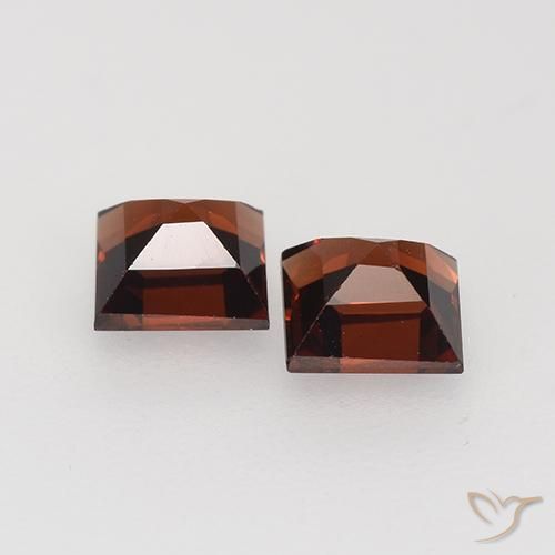 Pyrope Garnet Gemstones in 4 x 4 mm (calibrated) Size for Sale, Pyrope Garnet Stones in Deep Red Color