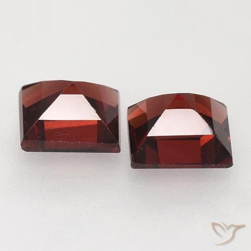 Pyrope Garnet Gemstones in 4.2 x 4.1 mm Size for Sale, Pyrope Garnet Stones in Deep Red Color