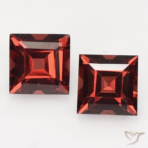 Deep Scarlet Red Pyrope Garnet Gem - 0.5ct Square Facet (ID: 528091)