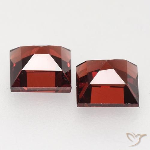 Pyrope Garnet Gemstones in 4 x 4 mm (calibrated) Size for Sale, Pyrope Garnet Stones in Deep Blood Red Color