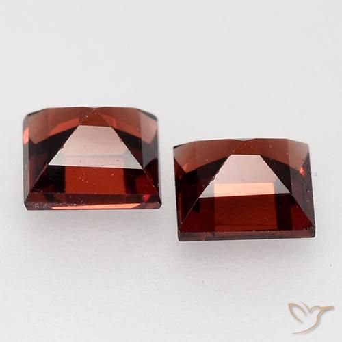 Pyrope Garnet Gemstones in 4 x 4 mm (calibrated) Size for Sale, Pyrope Garnet Stones in Deep Blood Red Color