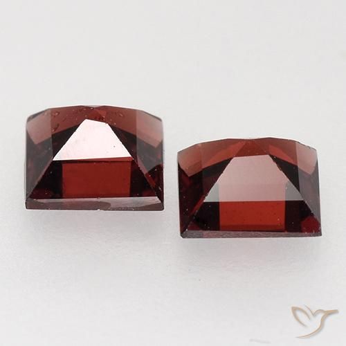 Pyrope Garnet Gemstones in 4 x 4 mm (calibrated) Size for Sale, Pyrope Garnet Stones in Deep Red Color