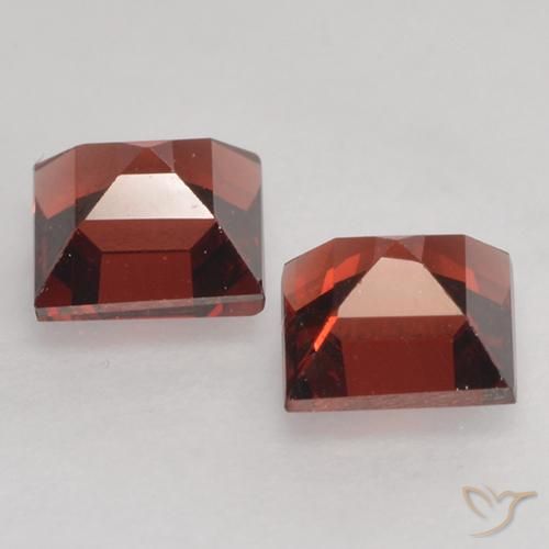 Pyrope Garnet Gemstones in 4 x 4 mm (calibrated) Size for Sale, Pyrope Garnet Stones in Medium Red Color