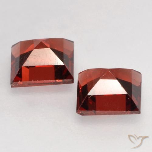 Pyrope Garnet Gemstones in 4 x 4 mm (calibrated) Size for Sale, Pyrope Garnet Stones in Scarlet Red Color