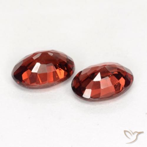 Pyrope Garnet Gemstones in 7 x 5 mm (calibrated) Size for Sale, Pyrope Garnet Stones in Currant Red Color