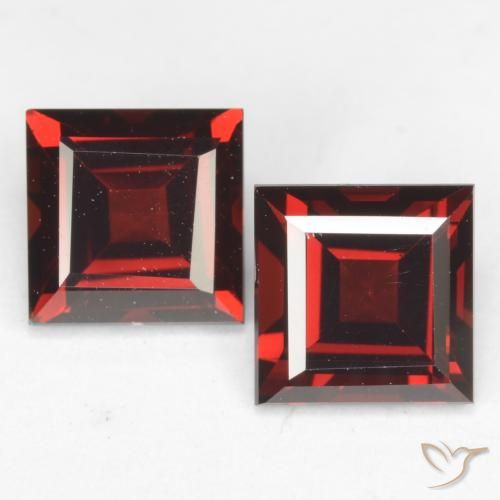 4.38ctw Natural Deep Blood Red Pyrope Garnet, Square, VVS-VS