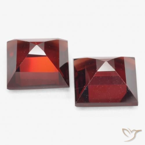 Pyrope Garnet Gemstones in 7 x 7 mm (calibrated) Size for Sale, Pyrope Garnet Stones in Deep Blood Red Color