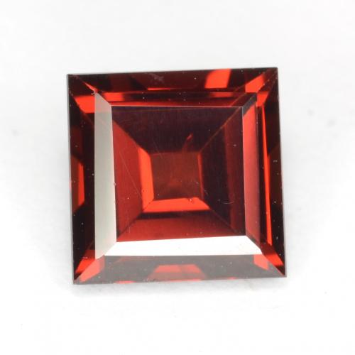 2,01 ct quadratischer roter Pyrop-Granat aus Indien, Größe 6,9 x 6,8mm, Garantiert natürlicher Edelstein, VVS-VS Reinheit, 1 Stück Pyrop-Granat in Dunkelrot Farbe, Mohs-Härte von 6,5 - 7,5 Geeignet für den täglichen Gebrauch im Schmuck, Photo A