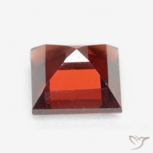 Pyrope Garnet Gemstone in 7 x 7 mm (calibrated) Size for Sale, Pyrope Garnet Stone in Deep Blood Red Color