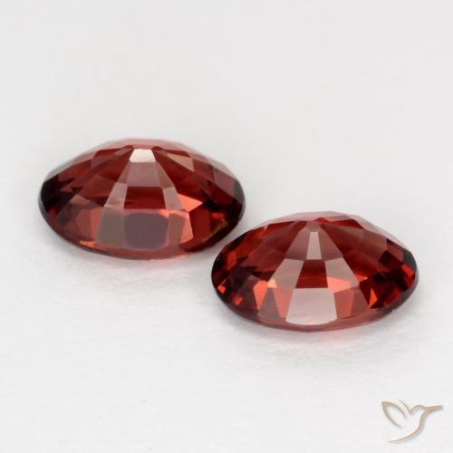 Pyrope Garnet Gemstones in 7 x 5 mm (calibrated) Size for Sale, Pyrope Garnet Stones in Deep Scarlet Red Color