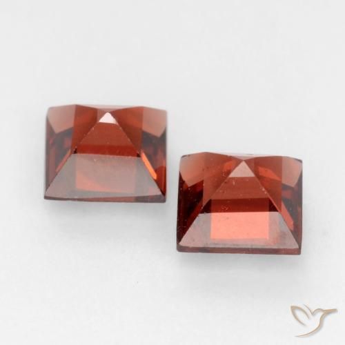 Pyrope Garnet Gemstones in 4.2 x 4.2 mm Size for Sale, Pyrope Garnet Stones in Medium Red Color