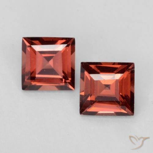 0.88ctw Natural Medium-Dark Red Pyrope Garnet, Square, VVS-VS