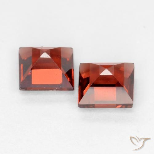 Pyrope Garnet Gemstones in 4.2 x 4.2 mm Size for Sale, Pyrope Garnet Stones in Medium Red Color