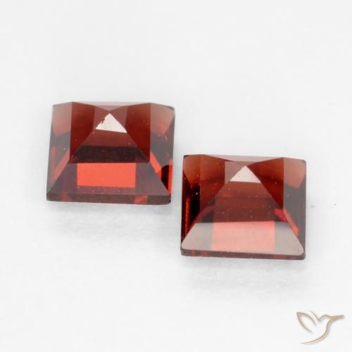 Pyrope Garnet Gemstones in 4.2 x 4.2 mm Size for Sale, Pyrope Garnet Stones in Currant Red Color