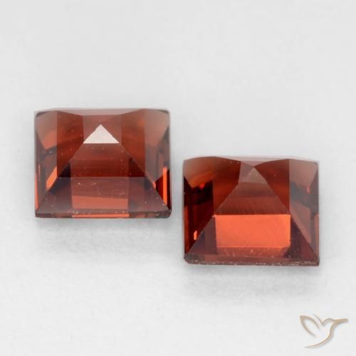 Pyrope Garnet Gemstones in 4 x 4 mm (calibrated) Size for Sale, Pyrope Garnet Stones in Medium Red Color