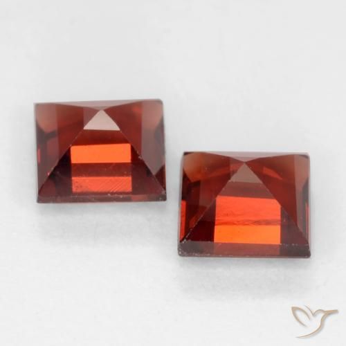Pyrope Garnet Gemstones in 4 x 4 mm (calibrated) Size for Sale, Pyrope Garnet Stones in Currant Red Color