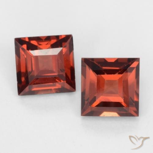 Deep Red Pyrope Garnet Gem - 0.5ct Square Facet (ID: 543873)
