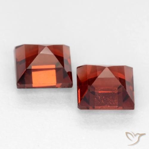 Pyrope Garnet Gemstones in 4 x 4 mm (calibrated) Size for Sale, Pyrope Garnet Stones in Medium Red Color