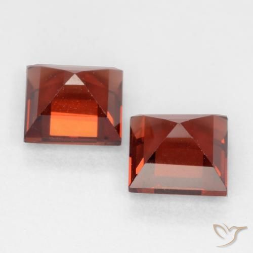 Pyrope Garnet Gemstones in 4 x 4 mm (calibrated) Size for Sale, Pyrope Garnet Stones in Currant Red Color