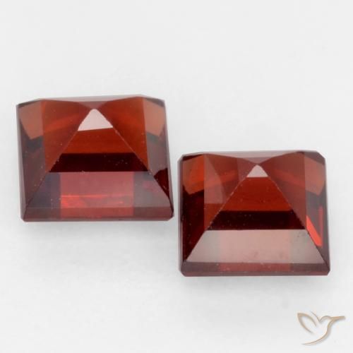 Pyrope Garnet Gemstones in 4 x 4 mm (calibrated) Size for Sale, Pyrope Garnet Stones in Deep Blood Red Color