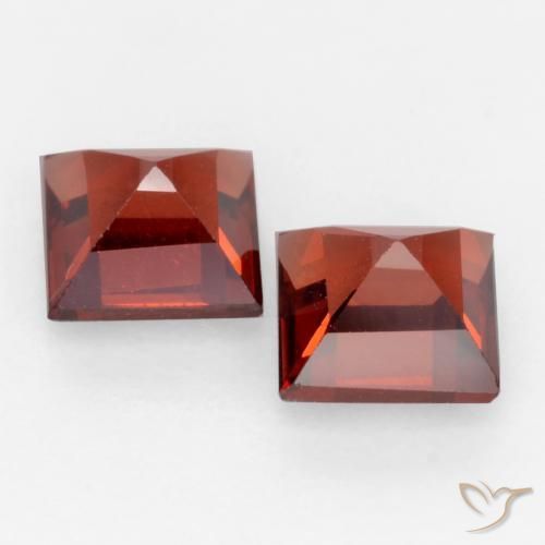 Pyrope Garnet Gemstones in 4 x 4 mm (calibrated) Size for Sale, Pyrope Garnet Stones in Medium Red Color