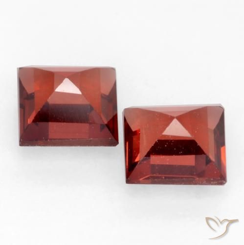 Pyrope Garnet Gemstones in 4 x 4 mm (calibrated) Size for Sale, Pyrope Garnet Stones in Sangria Red Color