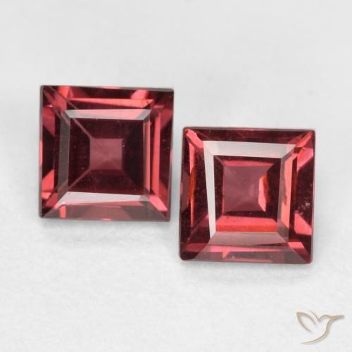 Pinkish Red Pyrope Garnet Gem - 0.5ct Square Facet (ID: 558226)