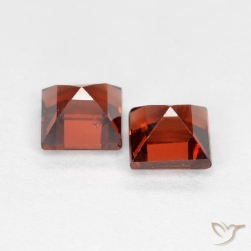 Pyrope Garnet Gemstones in 4.2 x 4.2 mm Size for Sale, Pyrope Garnet Stones in Medium Red Color