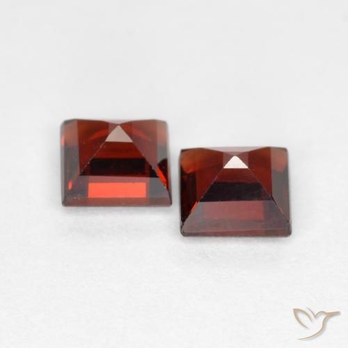 Pyrope Garnet Gemstones in 4 x 4 mm (calibrated) Size for Sale, Pyrope Garnet Stones in Sangria Red Color