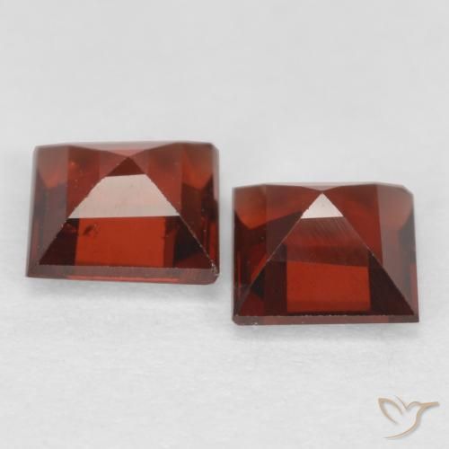 Pyrope Garnet Gemstones in 4 x 4 mm (calibrated) Size for Sale, Pyrope Garnet Stones in Currant Red Color