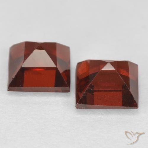 Pyrope Garnet Gemstones in 4 x 4 mm (calibrated) Size for Sale, Pyrope Garnet Stones in Medium Red Color