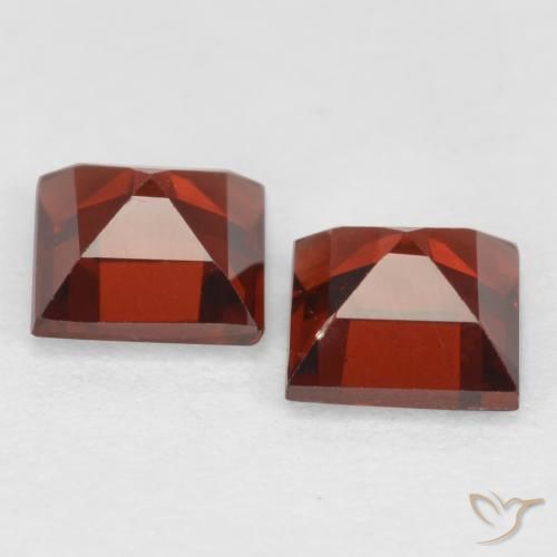 Pyrope Garnet Gemstones in 4 x 4 mm (calibrated) Size for Sale, Pyrope Garnet Stones in Sangria Red Color