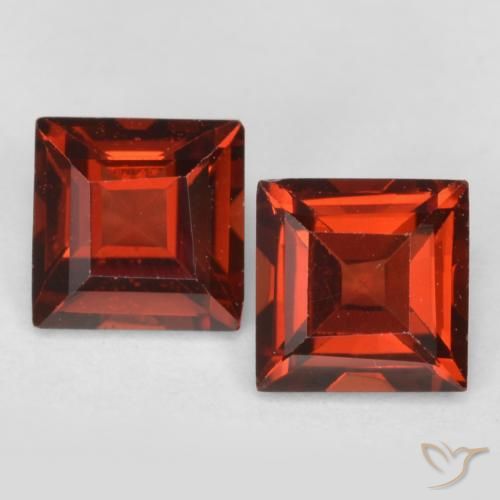 0.90ctw Natural Sangria Red Pyrope Garnet, Square, VS
