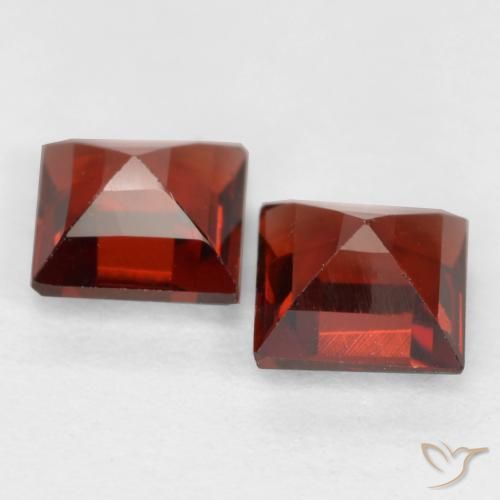Pyrope Garnet Gemstones in 4 x 4 mm (calibrated) Size for Sale, Pyrope Garnet Stones in Sangria Red Color