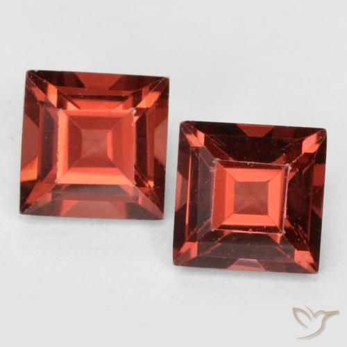 0.89ctw Natural Medium Red Pyrope Garnet, Square, VS