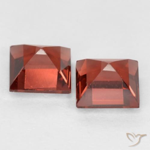 Pyrope Garnet Gemstones in 4 x 4 mm (calibrated) Size for Sale, Pyrope Garnet Stones in Medium Red Color
