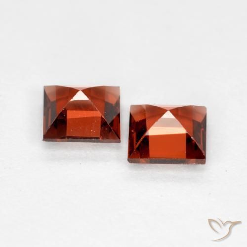 Pyrope Garnet Gemstones in 4 x 4 mm (calibrated) Size for Sale, Pyrope Garnet Stones in Currant Red Color