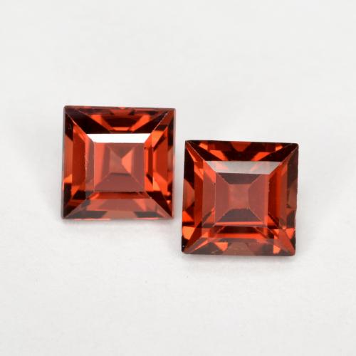 Scarlet Red Pyrope Garnet Gem - 0.5ct Square Facet (ID: 560977)