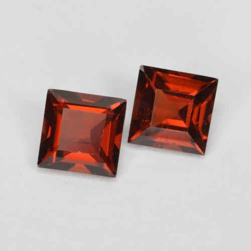 Deep Red Pyrope Garnet Gem - 0.5ct Square Facet (ID: 560979)