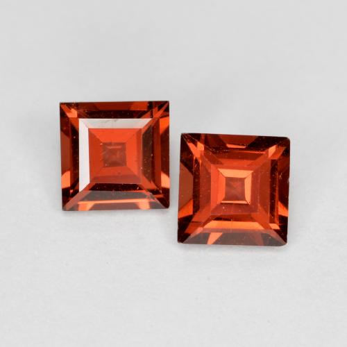 Medium Red Pyrope Garnet Gem - 0.4ct Square Facet (ID: 560981)