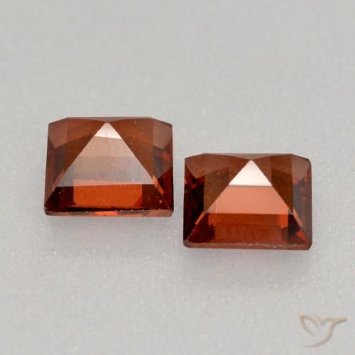 Pyrope Garnet Gemstones in 4.3 x 4.3 mm Size for Sale, Pyrope Garnet Stones in Medium Red Color