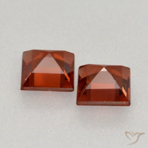 Pyrope Garnet Gemstones in 4 x 4 mm (calibrated) Size for Sale, Pyrope Garnet Stones in Currant Red Color