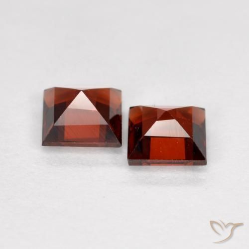 Pyrope Garnet Gemstones in 4 x 4 mm (calibrated) Size for Sale, Pyrope Garnet Stones in Medium Red Color