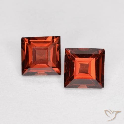 0.90ctw Natural Medium Red Pyrope Garnet, Square, VS