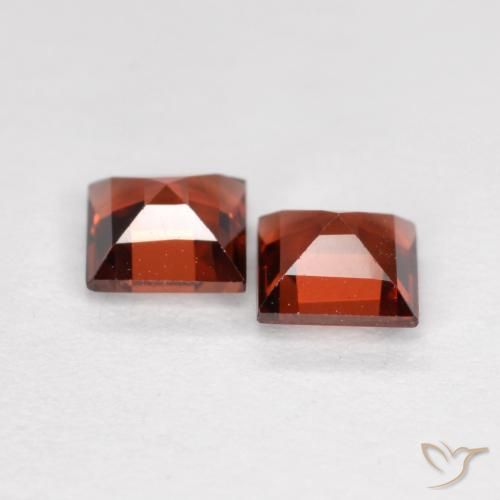 Pyrope Garnet Gemstones in 4 x 4 mm (calibrated) Size for Sale, Pyrope Garnet Stones in Medium Red Color