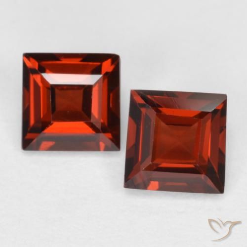 0.85ctw Natural Sangria Red Pyrope Garnet, Square, VS