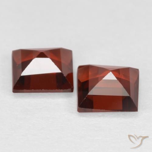 Pyrope Garnet Gemstones in 4 x 4 mm (calibrated) Size for Sale, Pyrope Garnet Stones in Sangria Red Color
