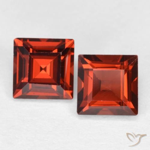 0.90ctw Natural Currant Red Pyrope Garnet, Square, VS