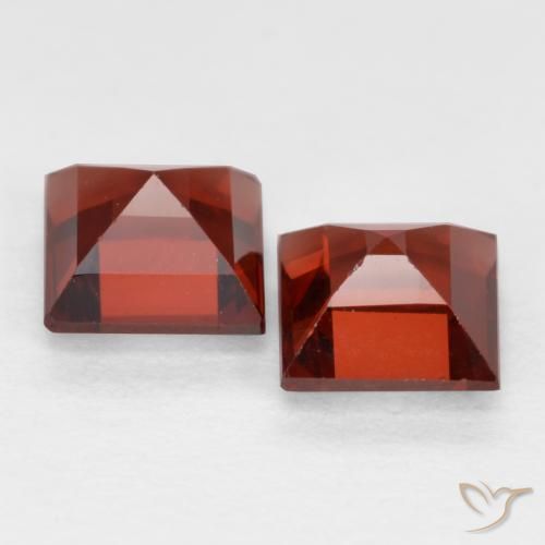 Pyrope Garnet Gemstones in 4 x 4 mm (calibrated) Size for Sale, Pyrope Garnet Stones in Currant Red Color