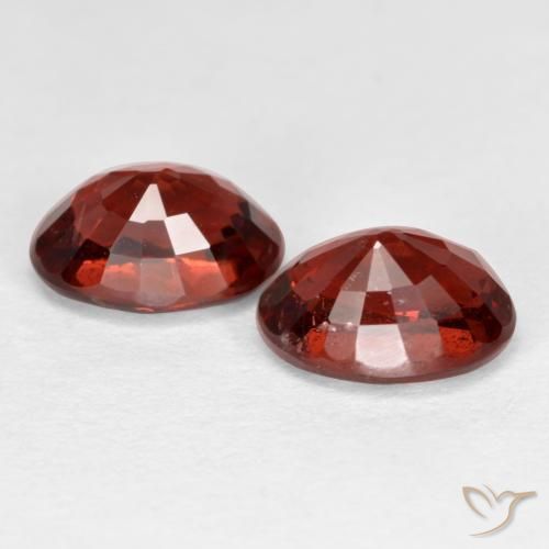 Pyrope Garnet Gemstones in 7 x 5 mm (calibrated) Size for Sale, Pyrope Garnet Stones in Currant Red Color